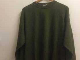 11.  Size M Olive Green Men Unworn New Vintage Sweater