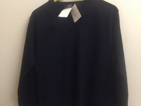 18. Size M Black Men Unworn New Vintage Sweater